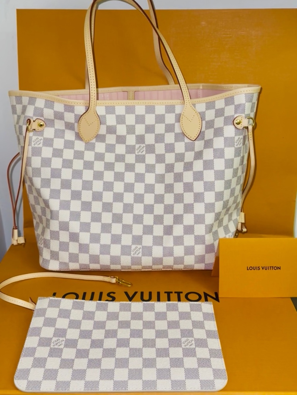 Louis Vuitton Never Full Large Bag with Wallet. NEW. Never Used.